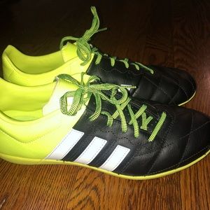 Mens Adidas Indoor Soccer Boots!